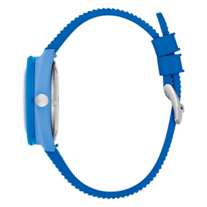 Blauw horloge met blauwe band. Bulova-logo. Detailopname van het horloge.