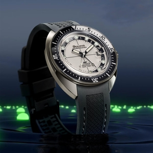 Bulova Oceanographer horloge, duikhorloge, GMT, 666 voet, polshorloge, zwart