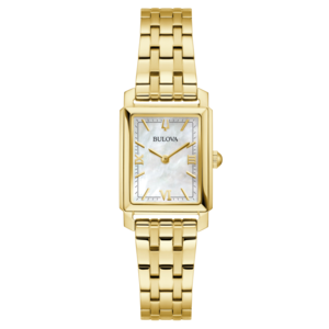 Gouden Bulova-horloge met rechthoekige wijzerplaat en Romeinse cijfers op witte achtergrond