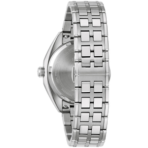 Roestvrijstalen horloge met band, detailopname, close-up, zilver