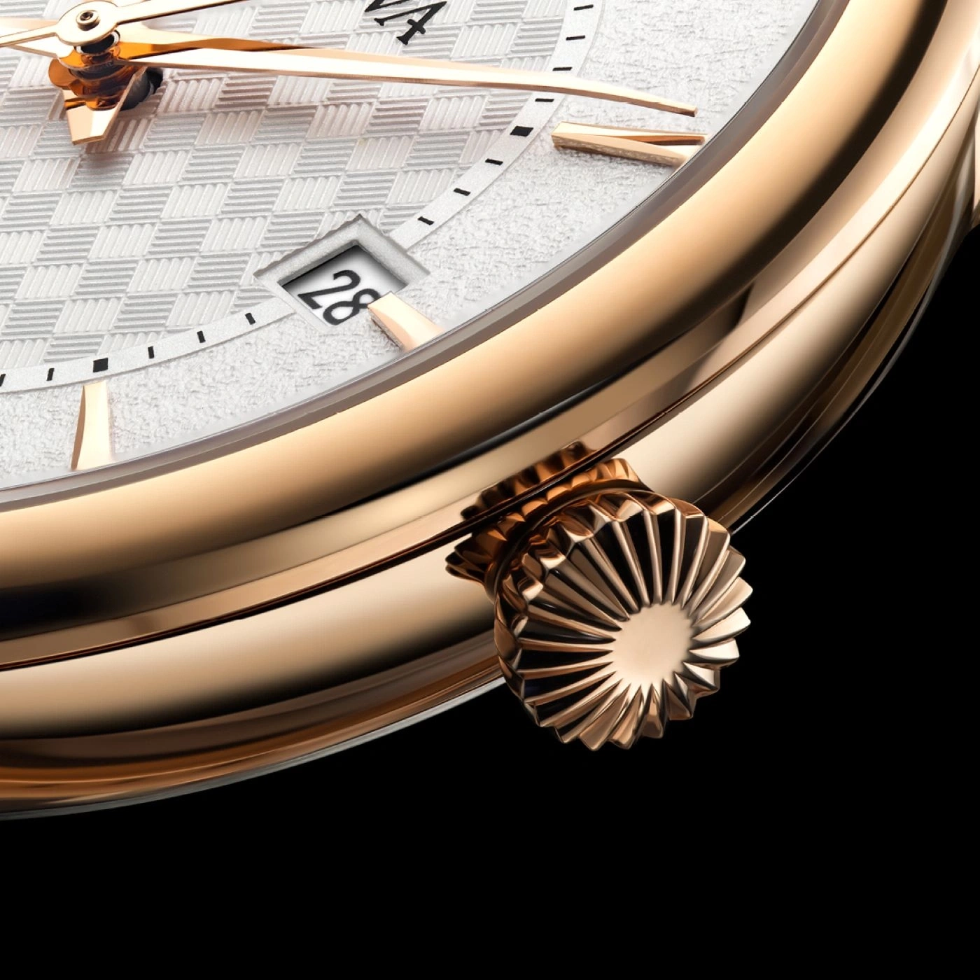 Close-up van een gouden horloge met datumweergave op zwarte achtergrond.
