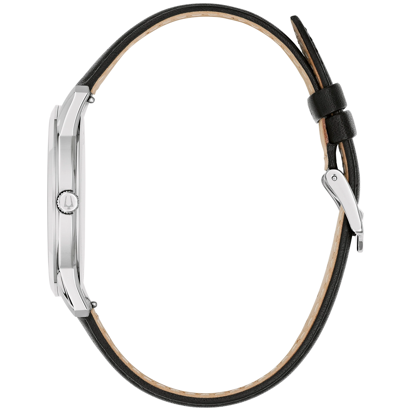 Een zilverkleurig horloge met een zwart leren bandje, van de zijkant bekeken.