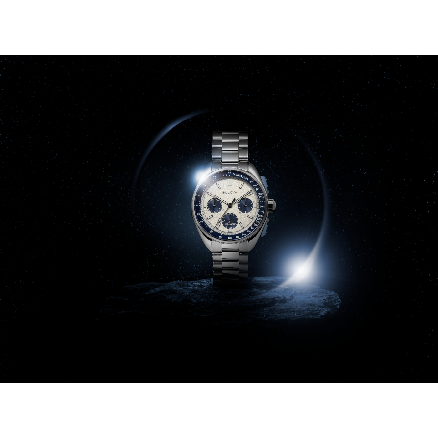 Bulova horloge in de ruimte, zilveren band, blauwe wijzerplaat, sterrenhemel