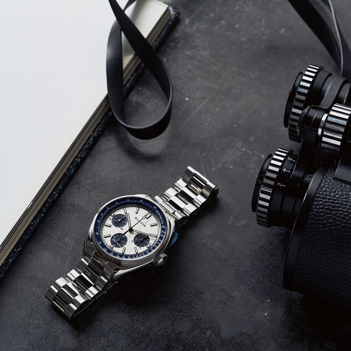 Horloge, notitieboek, camera, accessoires, close-up, zilver, blauw, elegant, stijlvol, modern