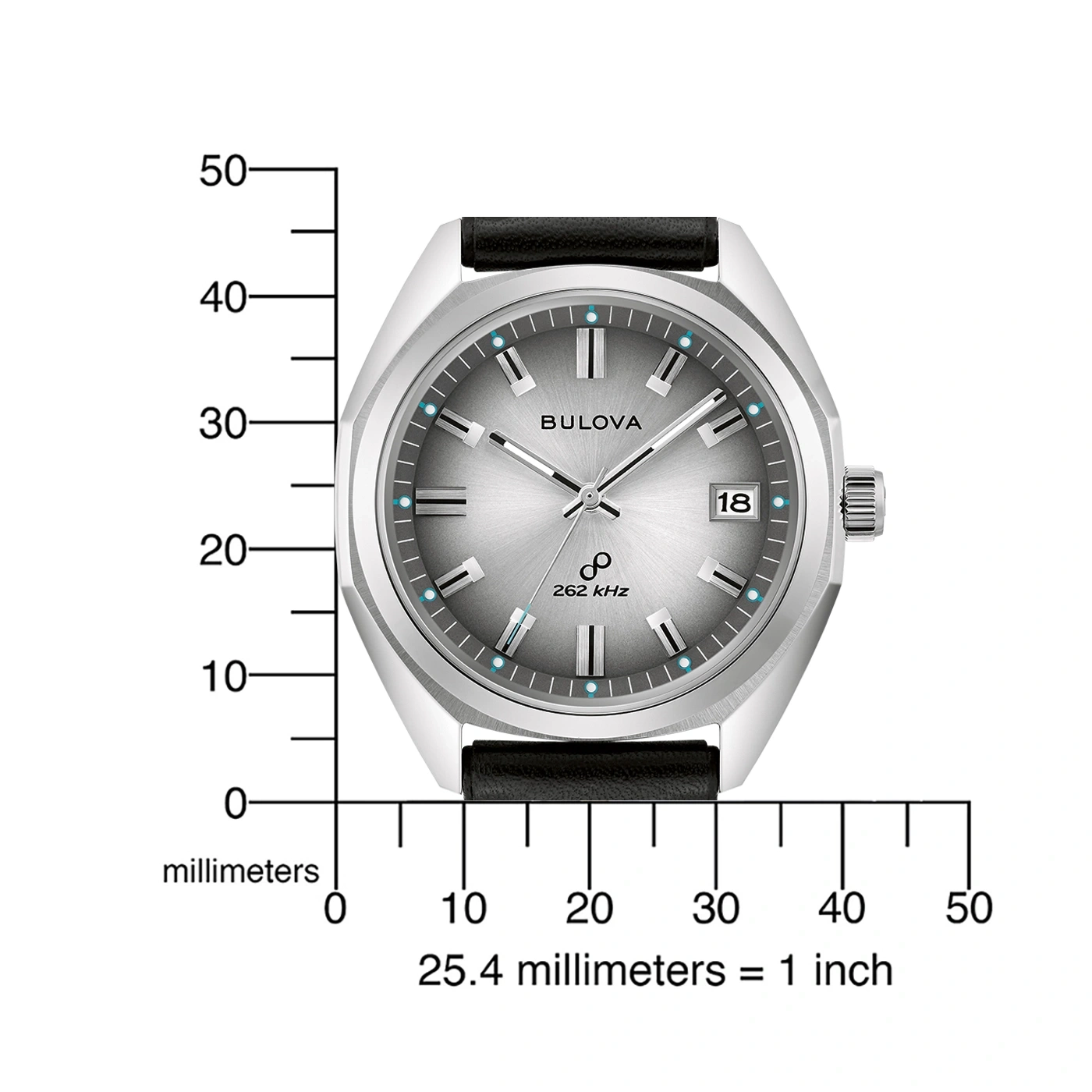 Bulova horloge met zilveren wijzerplaat, zwarte band en datumweergave.