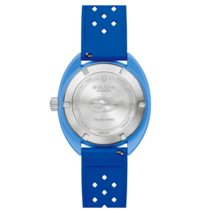 Blauw Bulova Snorkel horloge, detail van de achterkant en de band.