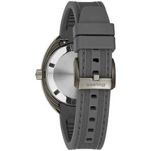 Bulova horloge met grijze band en merklogo op de gesp
