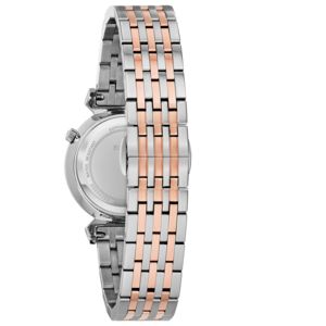 Horloge met zilveren en roségouden band, close-up