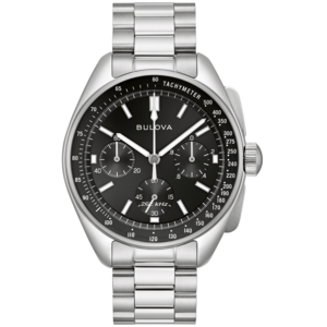 Bulova horloge met zwarte wijzerplaat, tachymeter, en roestvrijstalen band.